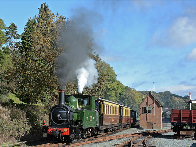 A day of authentic Great Western steam action featuring 822 The Earl hauling a vintage GW mixed train